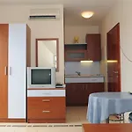 Kristiana Apartment *
