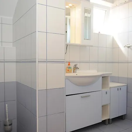 Kristiana Apartment *